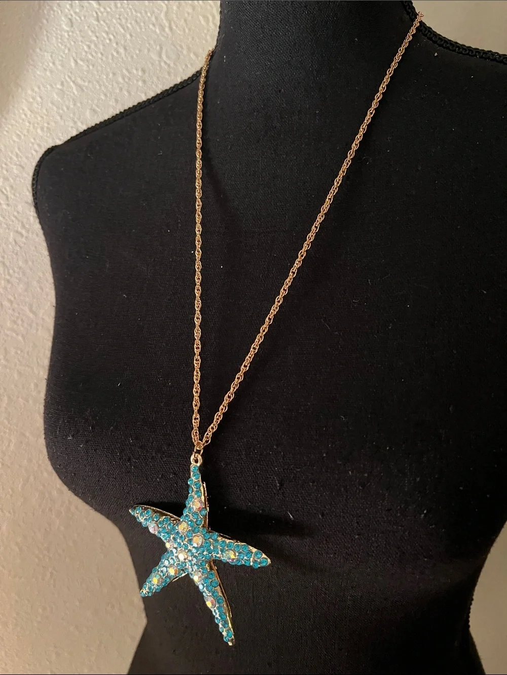 Betsey Johnson Large Dancing Turquoise Iridescent Starfish with Gold Tone Chain